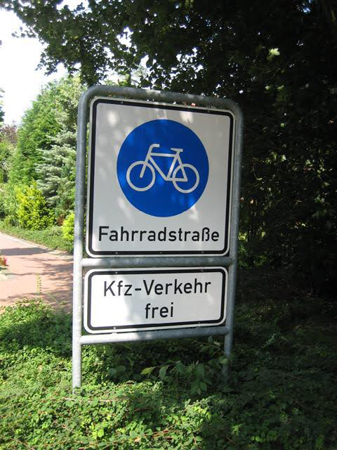 Fahrradstraße vergleichbar mit der Spielstraße für Kinder